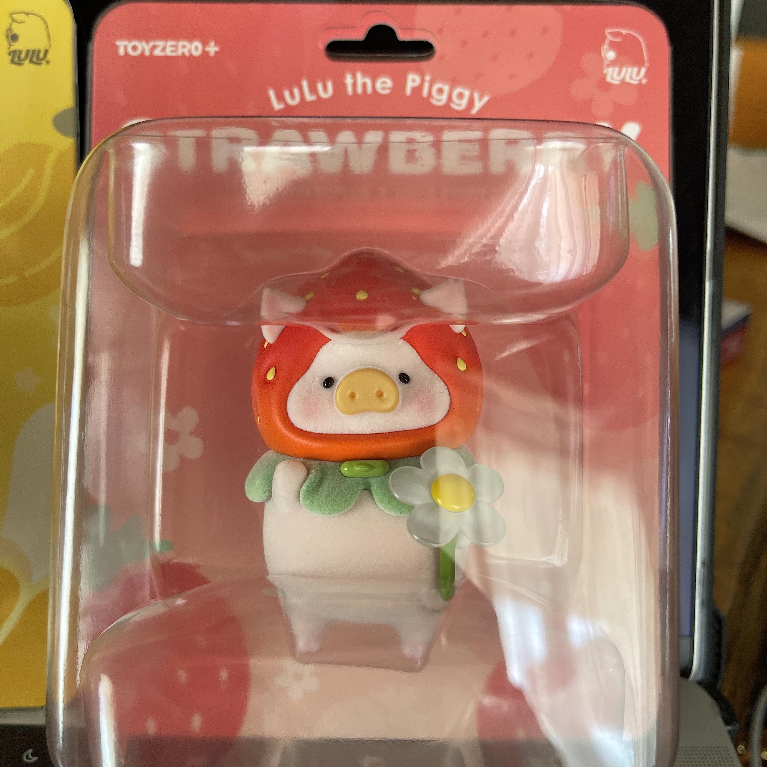 Amazon.co.jp: 子豚lulu lulu the piggy fruit - strawberry : ホビー